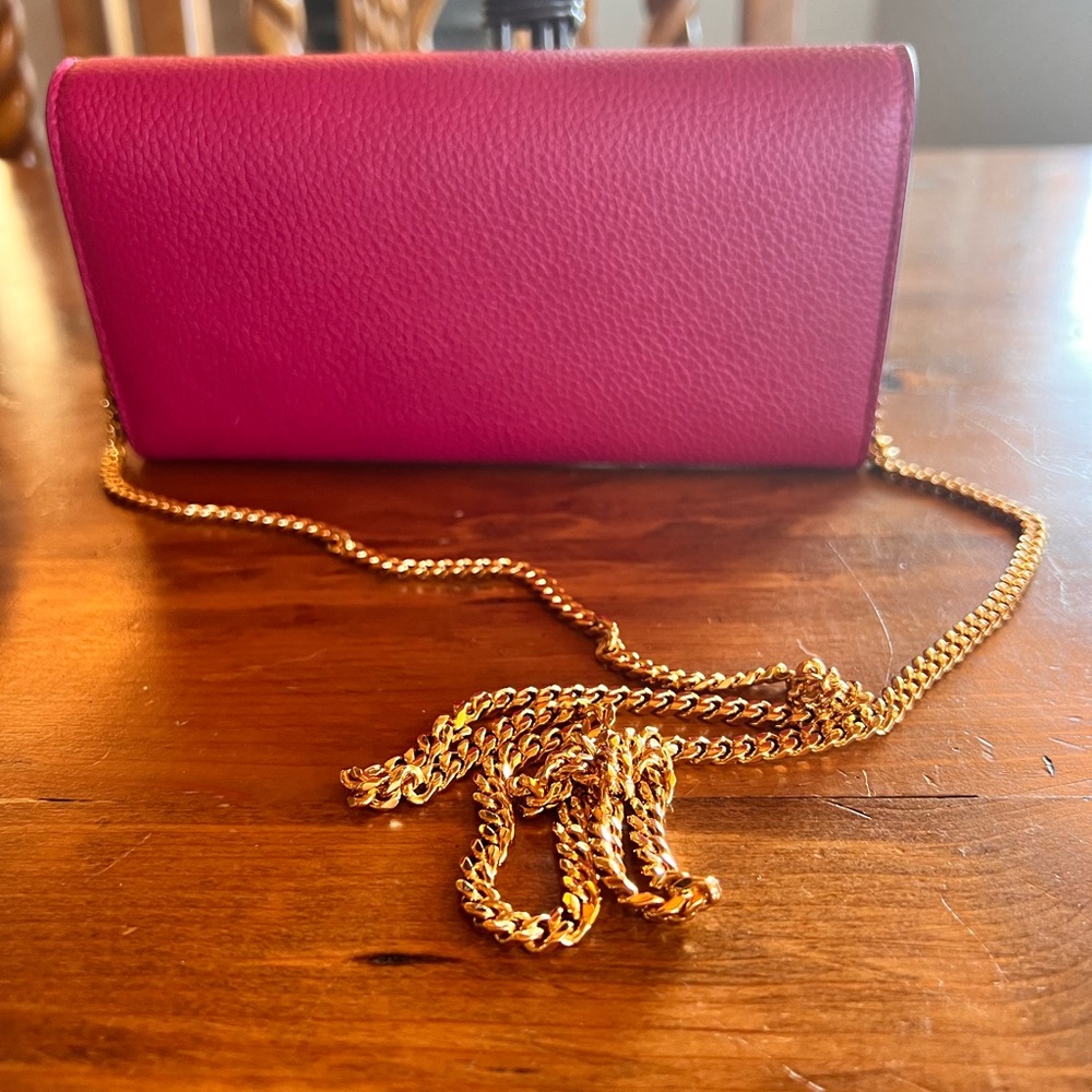 Alexander McQueen Fuchsia Pink Leather Crossbody Bag with Gold Chain - Picture 2 of 6